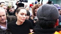 Angelina Jolie visita refugiados na Grécia