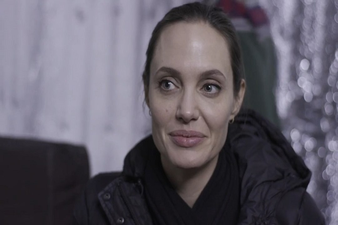 Angelina Jolie visita a refugiados sirios en el Línano