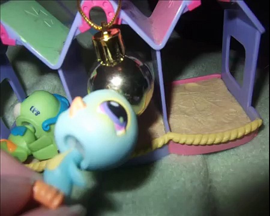 un voleur le jour de noël partie 1 littlest pet shop