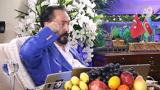 Sosyal medyadaki sevgisizliği ortadan kaldırmak için insanların kalplerinde temizlik yapmak gerekir.