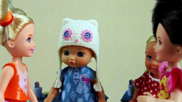 Куклы Штеффи Сури в школе День шапочек игры и игрушки для девочек на русском