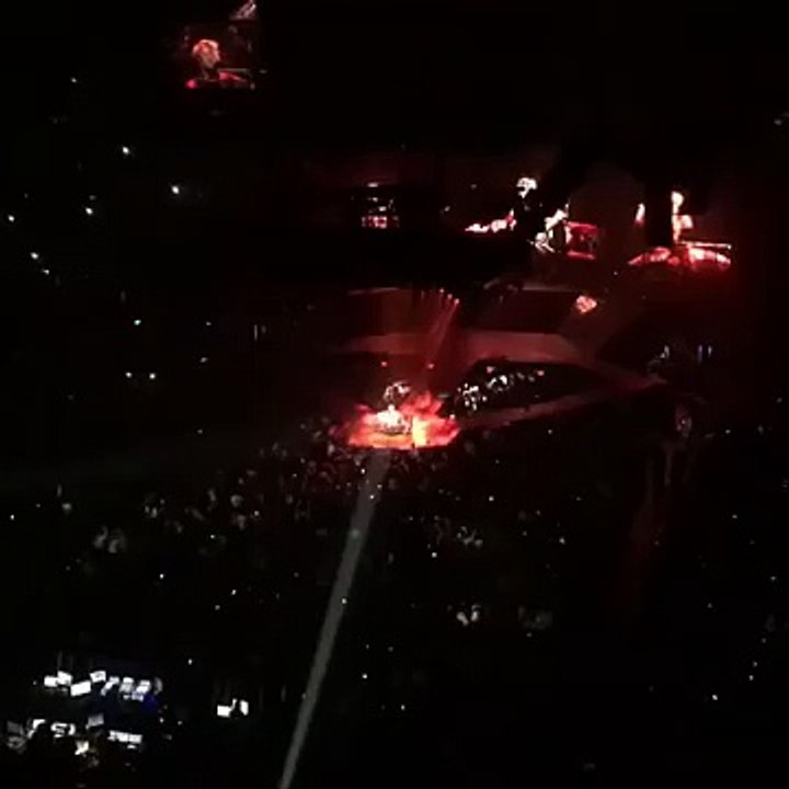 Justin Bieber performing 'Love Yourself ' 'in the Purpose Tour in Seattle , Washington - (March 09 )