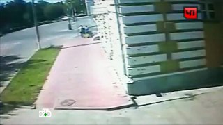 Нижегородский водитель раздавил скутер с двумя подростками