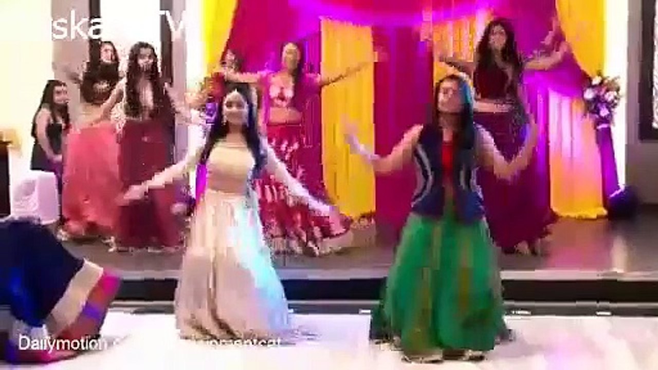 Karachi Wedding Group Dance On Dhol Bajay