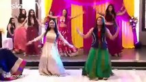 Karachi Wedding Group Dance On Dhol Bajay