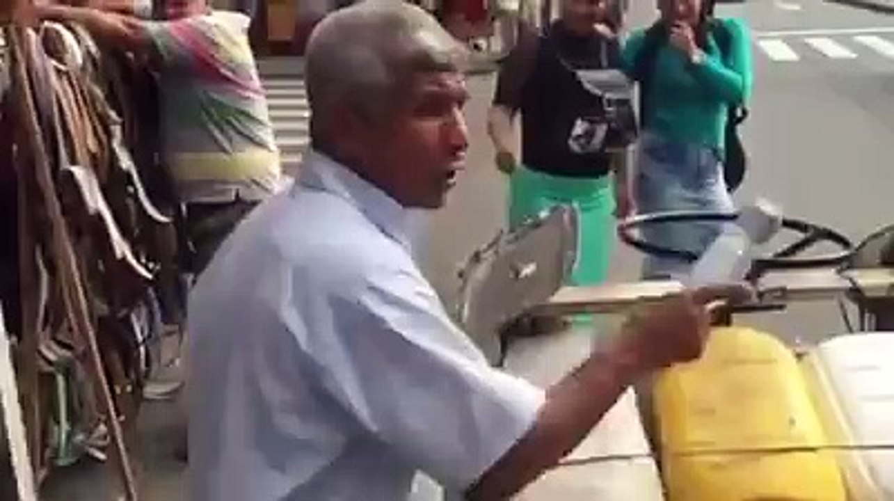 Cantando a Dios en las calles