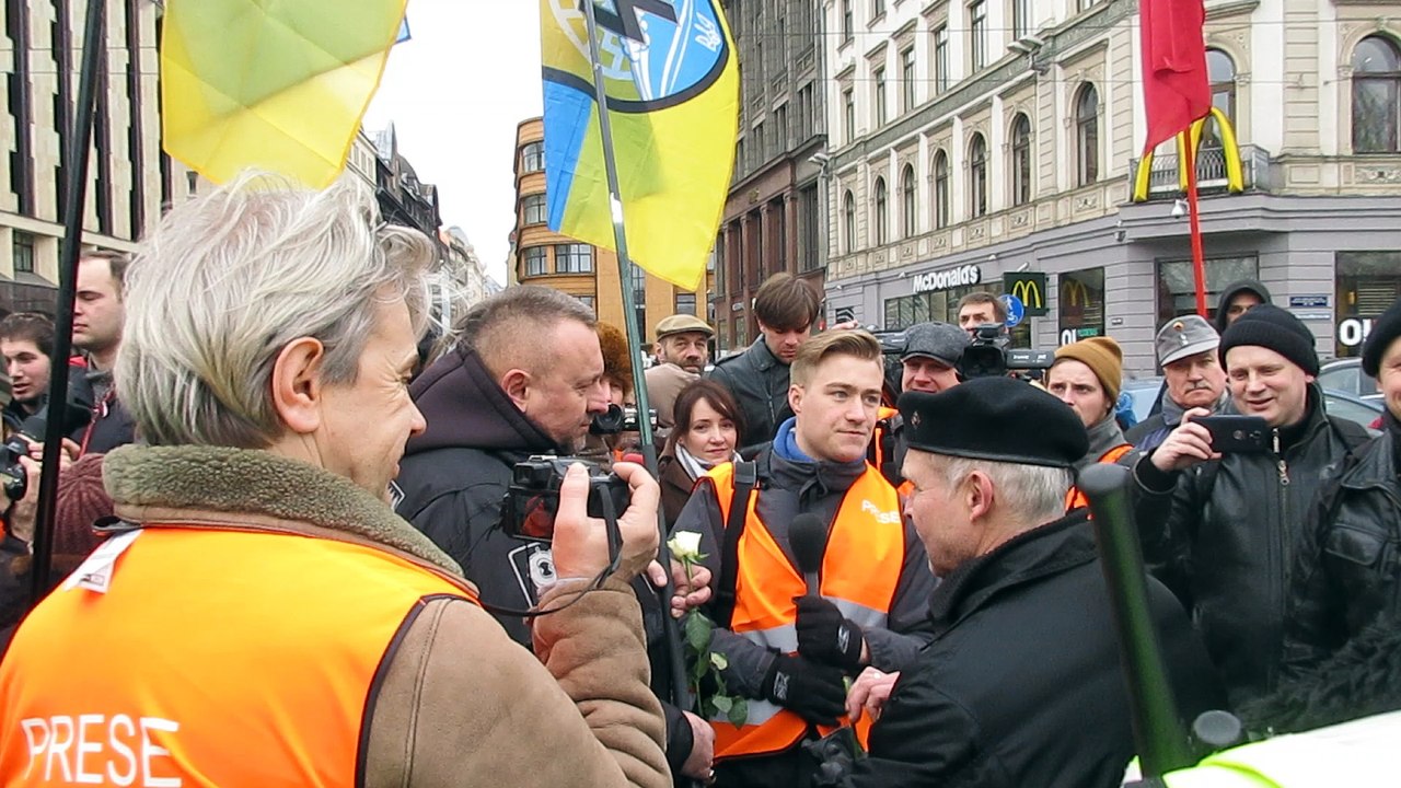 grigorijlv берёт интервью у Азова 16 марта 2016