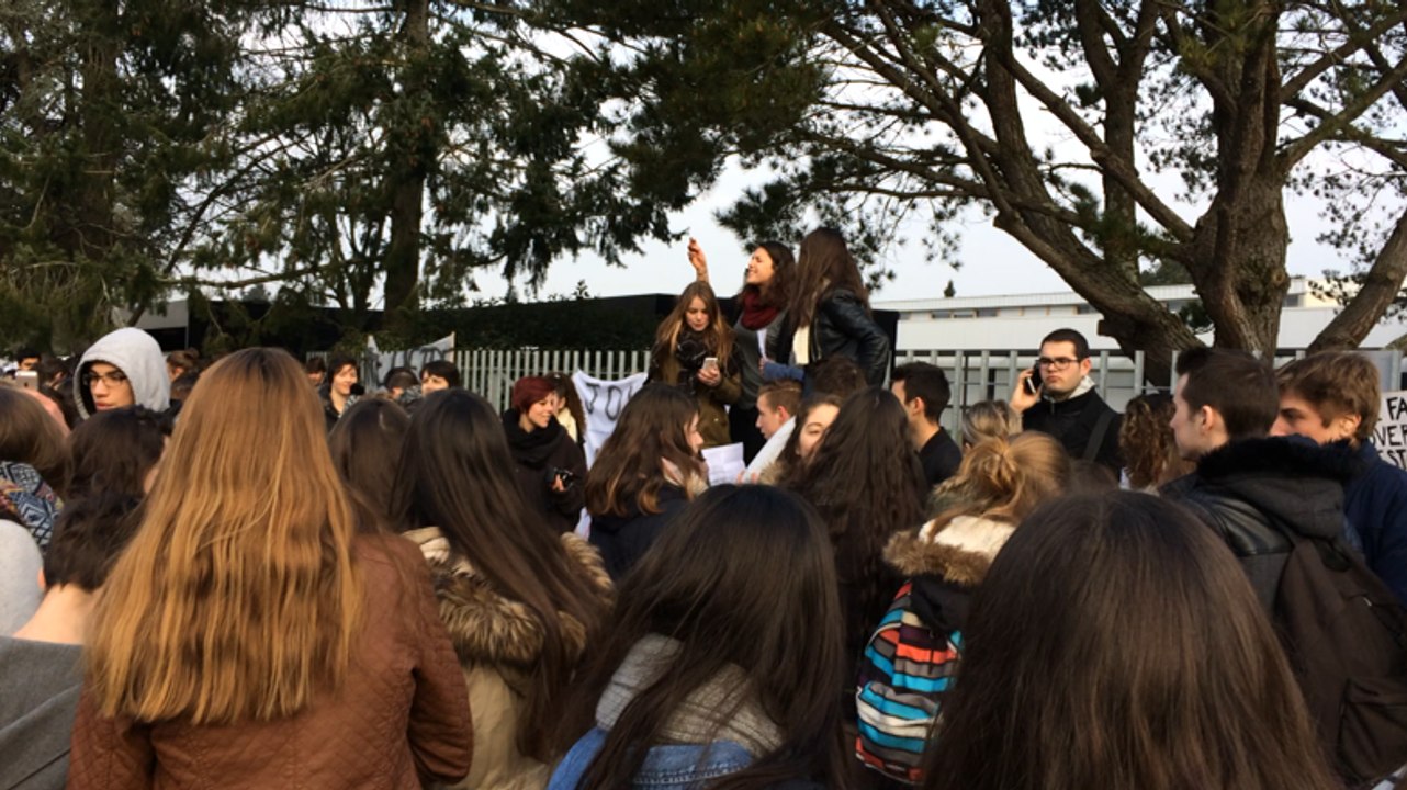 Ancenis : Blocus du lycée Joubert-Maillard