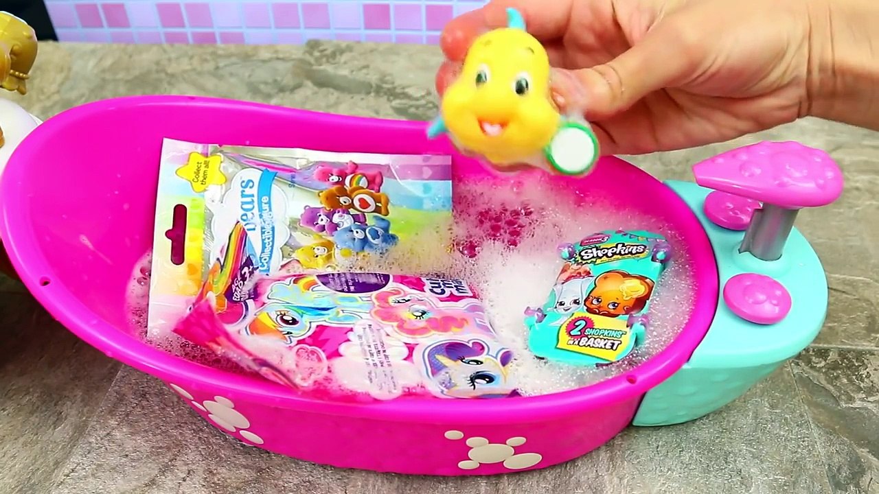 Disney Princess Little Mermaid Ariel Baby Doll Bath Time Bathtub Set + Surprise Toys & Bli