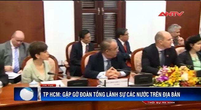 Bí thư Thành ủy TP.HCM gặp gỡ đoàn Tổng lãnh sự các nước