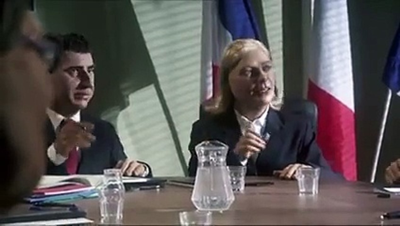 Malaise au Grand Journal après un sketch des Guignols sur le FN