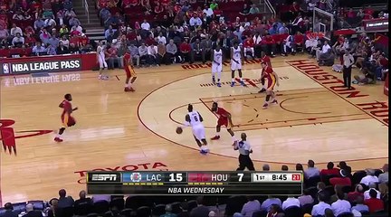 Dwight Howard évite le poster de DeAndre Jordan in extremis