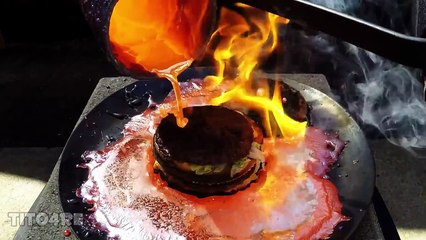 Derramaram cobre fundido num Big Mac e o resultado é curioso