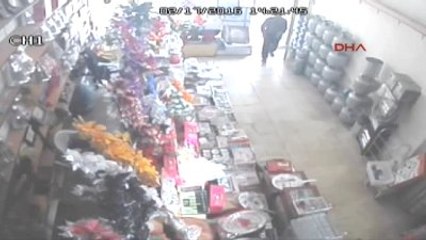 Adana Tüp Hırsızı Güvenlik Kamerasına Yakalandı