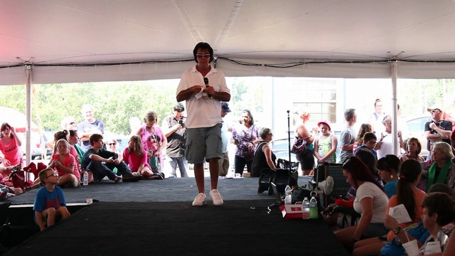 Robert Keefer sings 'Lawdy Miss Clawdy' Elvis Week 2015