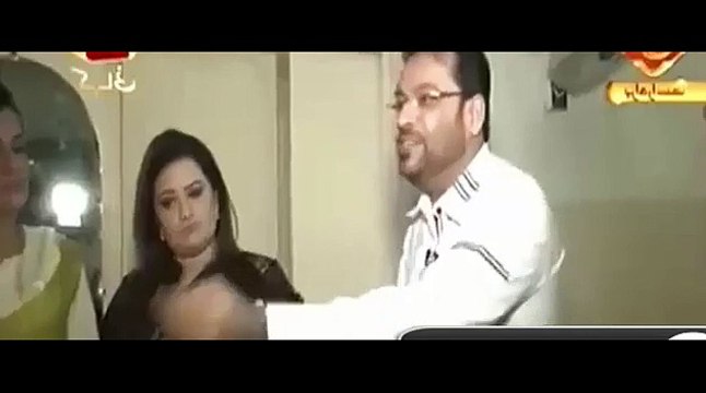 Aamir Liaquat’s Taunting Gen Raheel Shareef Over Giving Land To Imran Khan 2
