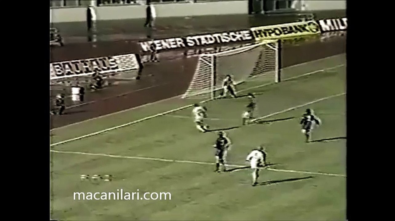 02.03.1983 - 1982-1983 UEFA Cup Winners' Cup Quarter Final 1st Leg FK Austria Wien 0-0 Barcelona