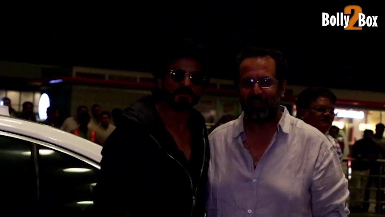 Shah Rukh Khan Leave For TOIFA Awards 2016 | Bollywood Celebs