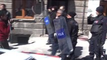 Dbp Eş Genel Başkanı Yüksek'in Adliyeye Sevk Edilmesini Protesto Eden Gruba Müdahale: 10 Gözaltı