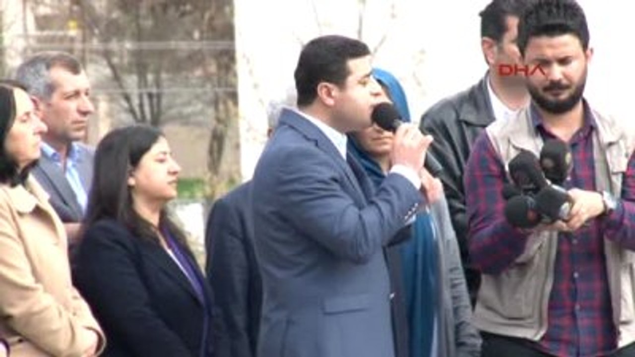 Diyarbakır Demirtaş Ortada Meclis Yokki, Bizi Mizi Meclis? Ten Atsan Ne Olur-2