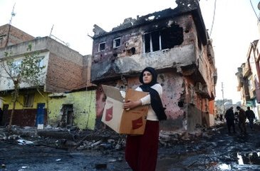 Sur'da Hayat Normale Dönmeye Başlıyor! 6 Sokakta Yasak Kalktı