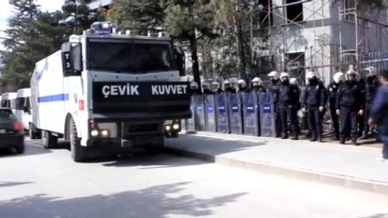 İzinsiz Gösteriye Polis Müdahale Etti