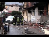 Montoro (AV) - Esplosione in un palazzo per fuga di gas, due feriti (17.03.16)