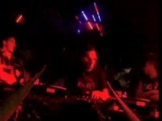 Dj RV.B aux platines du MetrOpoliS