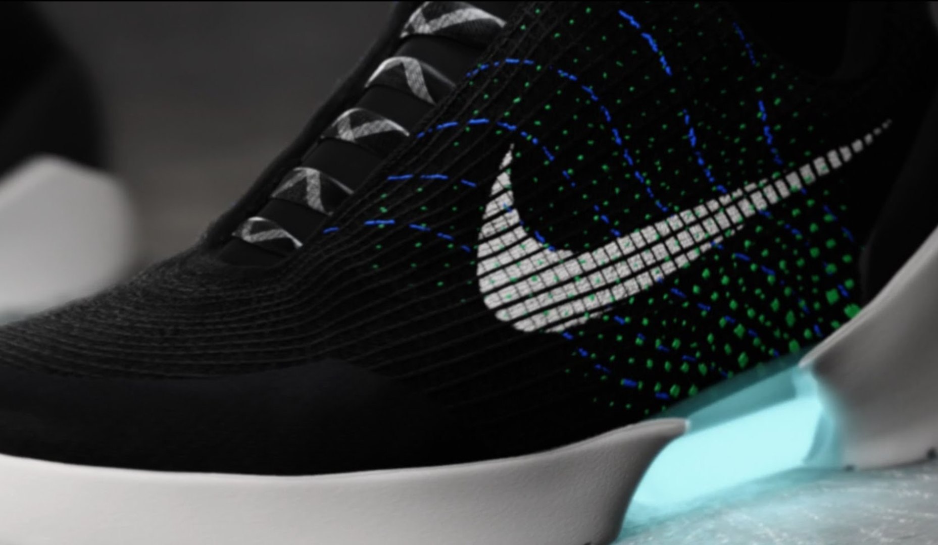 HyperAdapt 1.0: La marque Nike sort ses chaussures auto lassante ! - video  Dailymotion