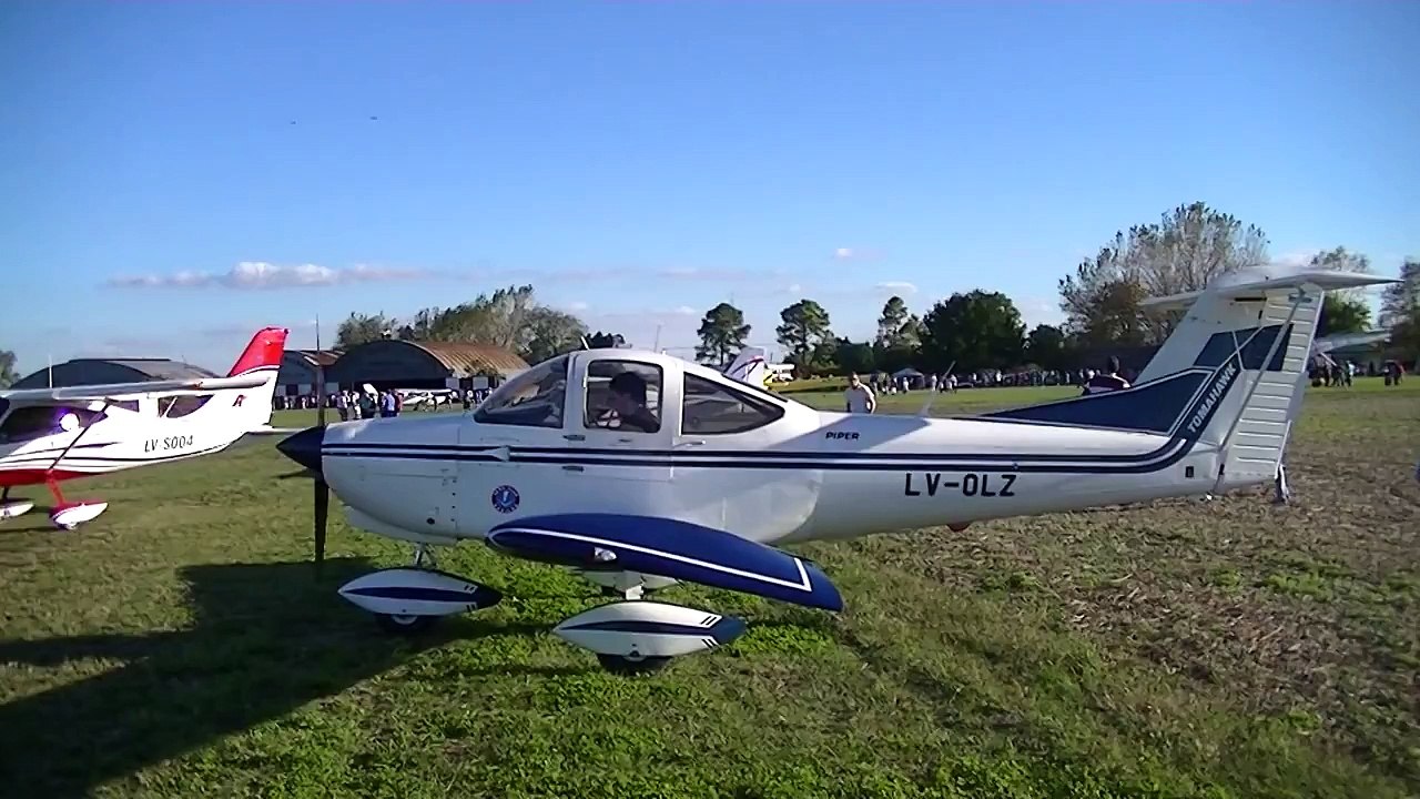 Puesta en marcha del Piper PA-38 Tomahawk "LV-OLZ" en Alvear