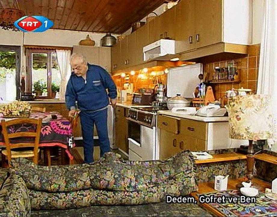 "Dedem,Gofret ve ben" Dizisi 12.bölüm FULL (TRT 1/2001) - Zeki Alasya,Hazım Körmükçü,Selma Güneri