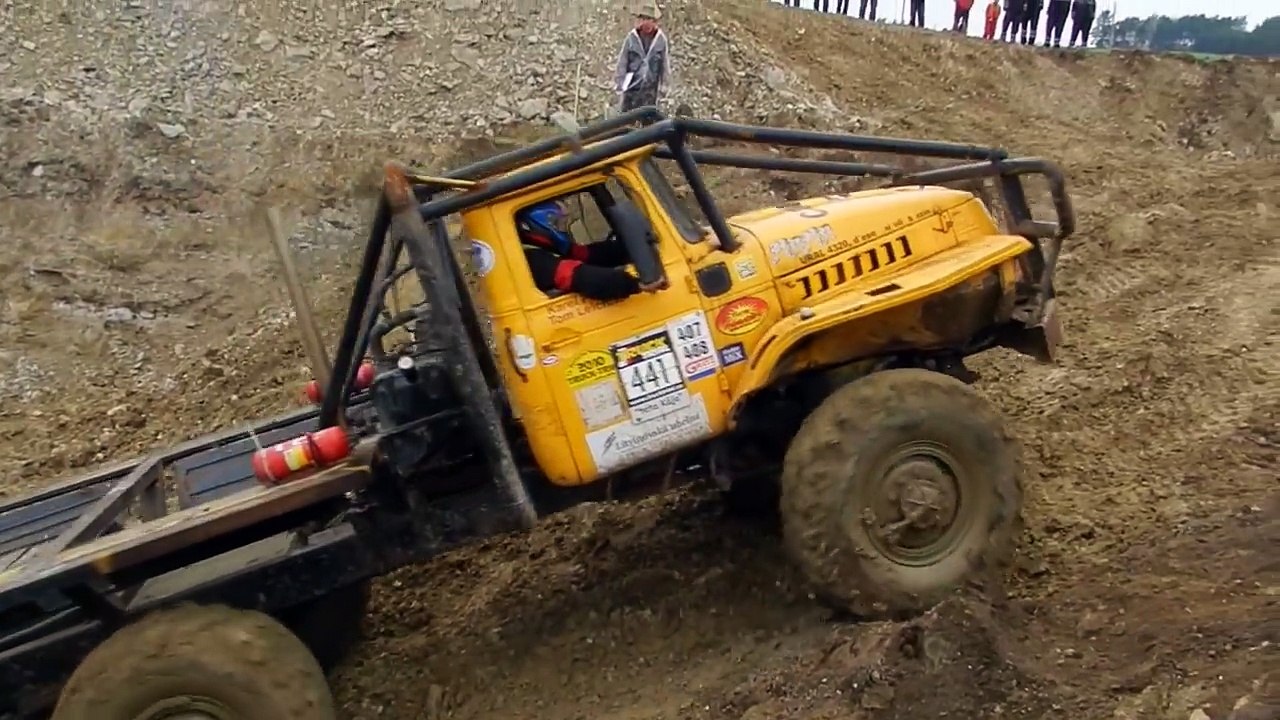Extremely strong Ural 4320 6x6 - Truck trial [HD, 720p]