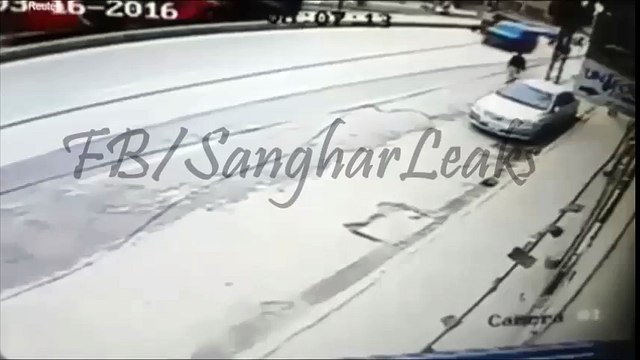 CCTV Footage of Peshawar Bus Blast March 2016