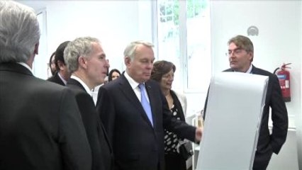 Fransa Dışişleri Bakanı Ayrault, Tunus'ta