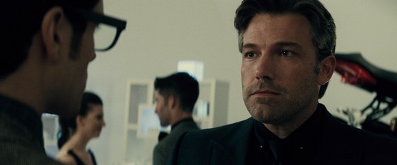 Batman v Superman - "Don't Believe Everything You Hear" clip