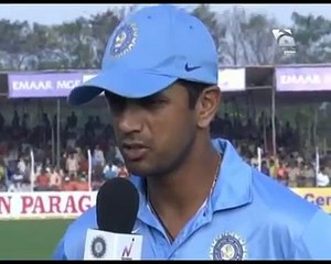 Cricket Players Funny Views New Tezabi Totay