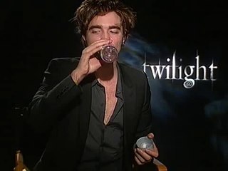 Robert Pattinson Interview TributeMovies 2008 (Full interview)