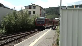 Baureihe 628 fährt ab vom Bahnhof Traben-Trarbach