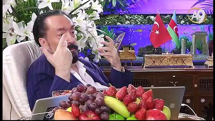 Hazreti İbrahim (as)’ın karısı münafık olduğu için geride kalmıştır.