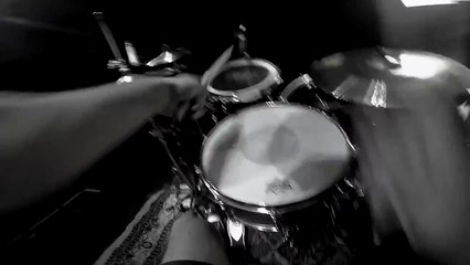 Böyle bir davul çalma şekli yok!