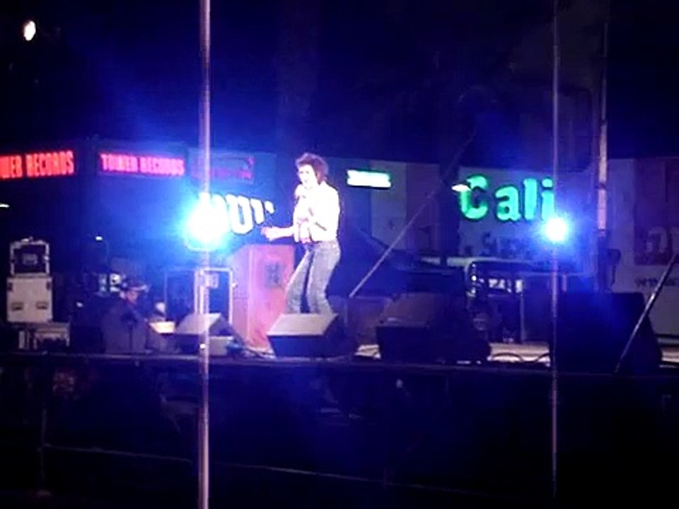 מערבה מכאן - מארינה מקסימיליאן בלומין