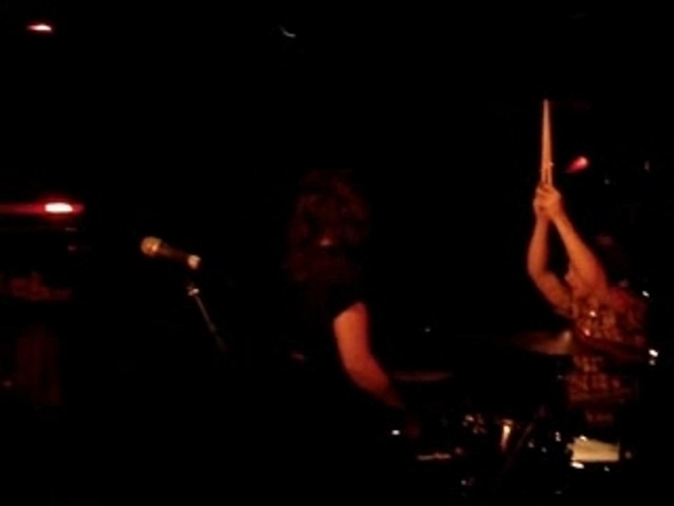 It's Getting Boring By The Sea - Blood Red Shoes @Le Baron