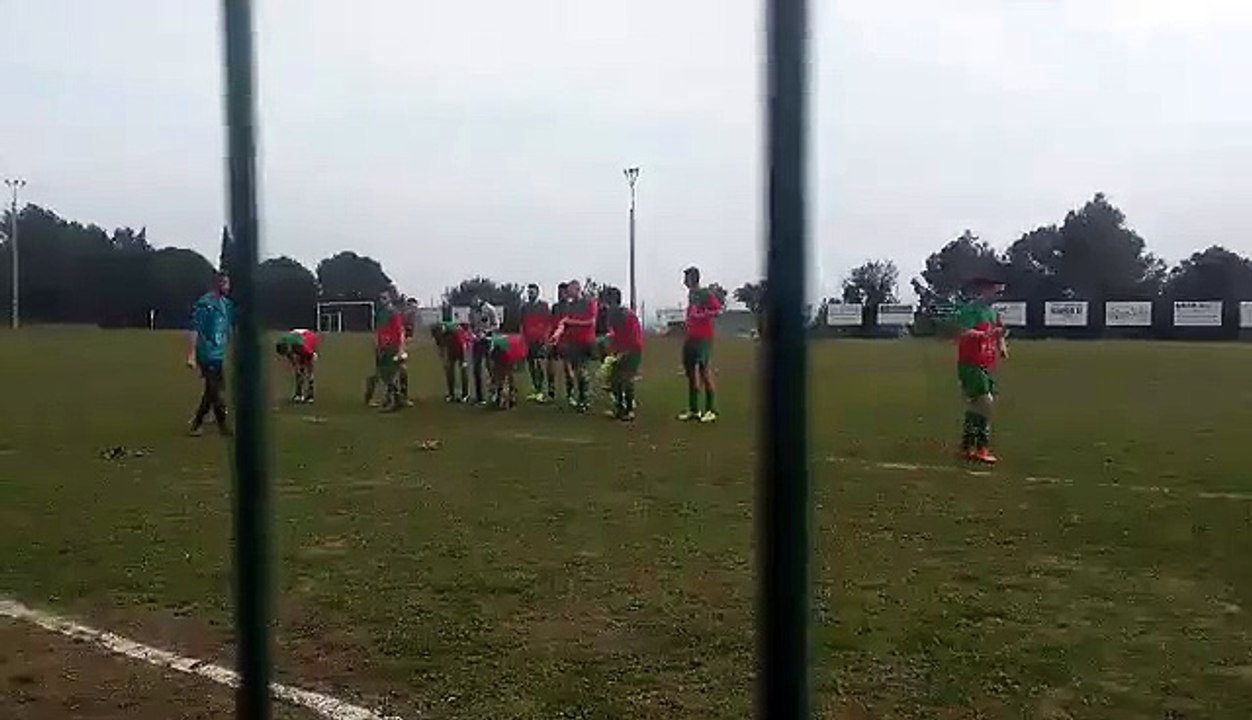 Communion avec les supporters après la victoire face à Maraussan (5 à 2)