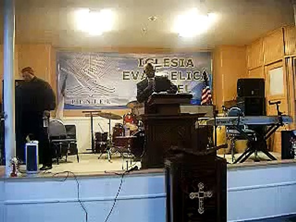 Pastor Jesus Cepeda,Pred. Tema si quieres gloria quieres que vencer.