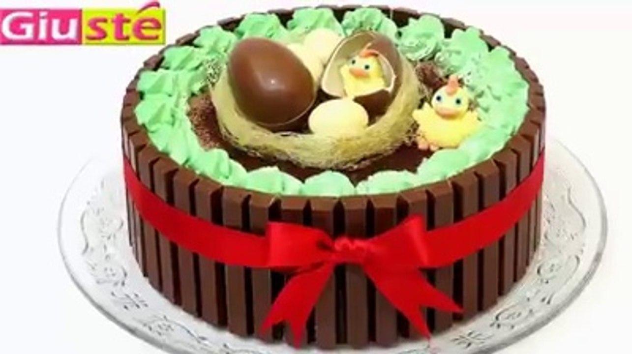 Cake tiramisu and kitkat