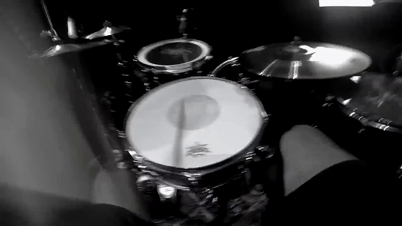 Aric Improta | Kitflip (Backflip Between 2 Drum Kits)