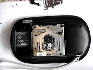 Demontage de la PSP 3 par jonas1prt pspgen.com partie 3