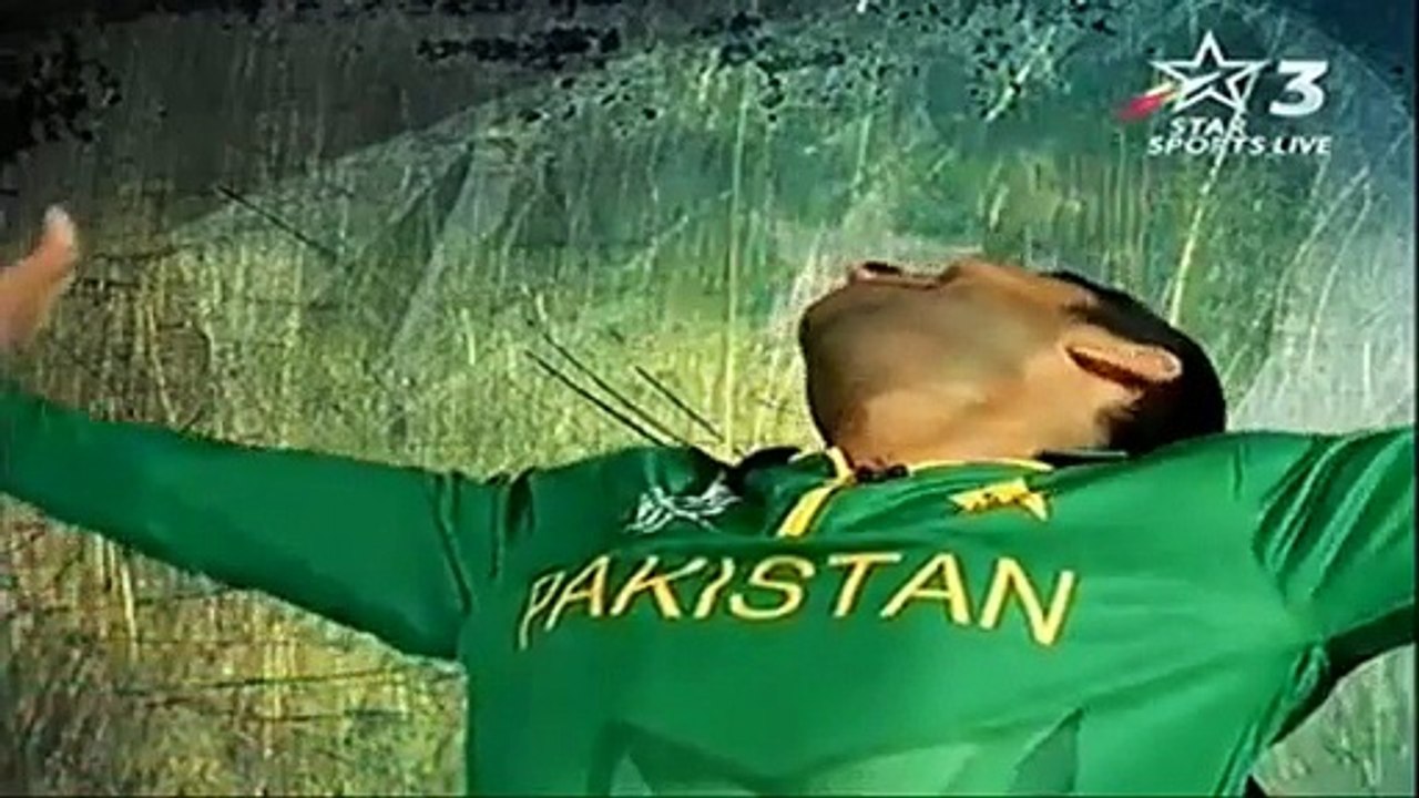 Sarfaraz Practicing Shahrukh Khan Dialog- Video goes hit both India & Pakistan