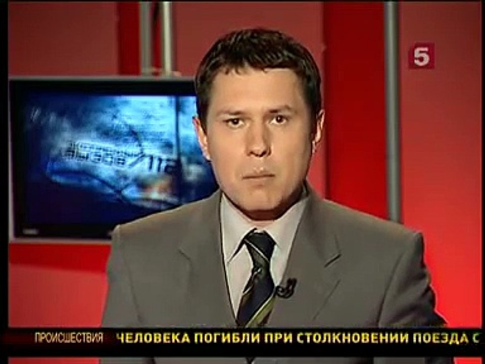 АЛКАШ ПЫТАЕТСЯ ЗАРЕЗАТЬ ОПЕРАТОРА