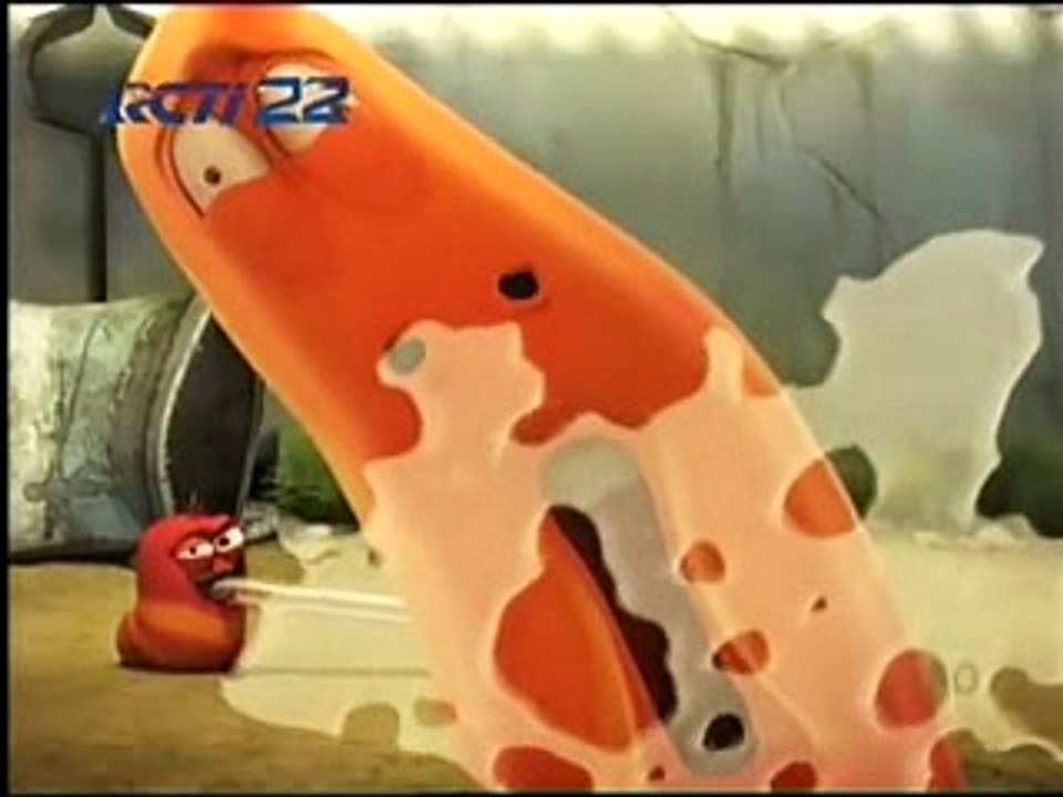 LARVA - episode Straw